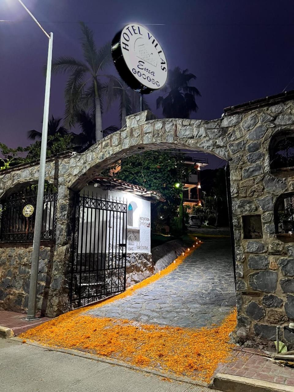 Hotel Villas Ema Zihuatanejo Exterior foto